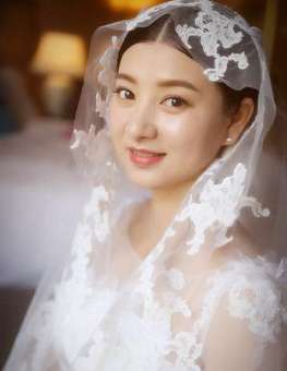 圆脸女星谭松韵_大脸女明星_当红一线花旦赵丽颖