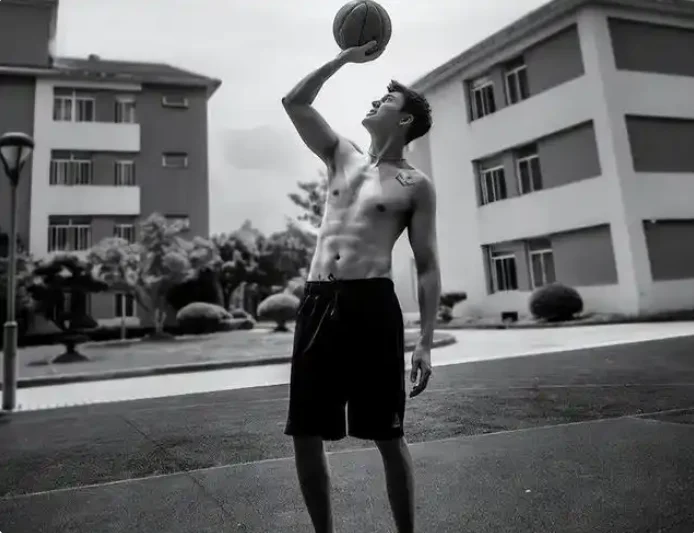 陈伟霆健身尴尬_明星无效健身案例_娱乐圈 健身 明星