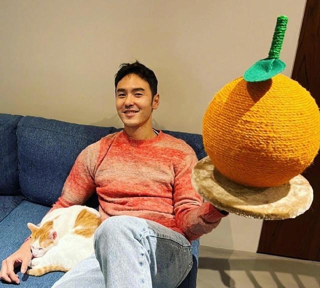 阮经天43岁感情史解读_阮经天自拍女友官宣_娱乐圈有谁公布恋情了