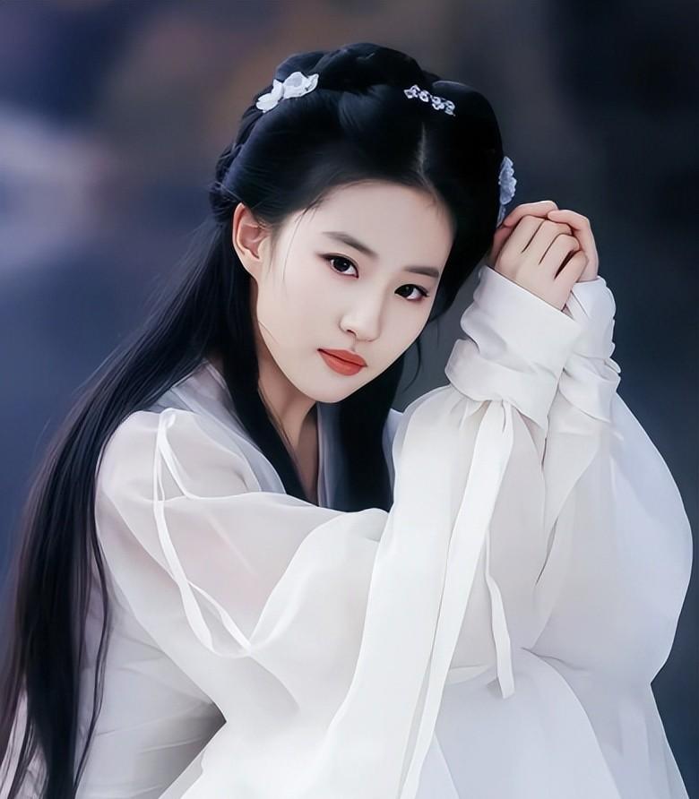 背后的女明星_女明星真实生活与银幕形象差异_女明星抽烟人设反差